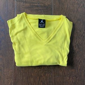 Exclusive vintage air Nike Jordan yellow size xl mens v neck shirt